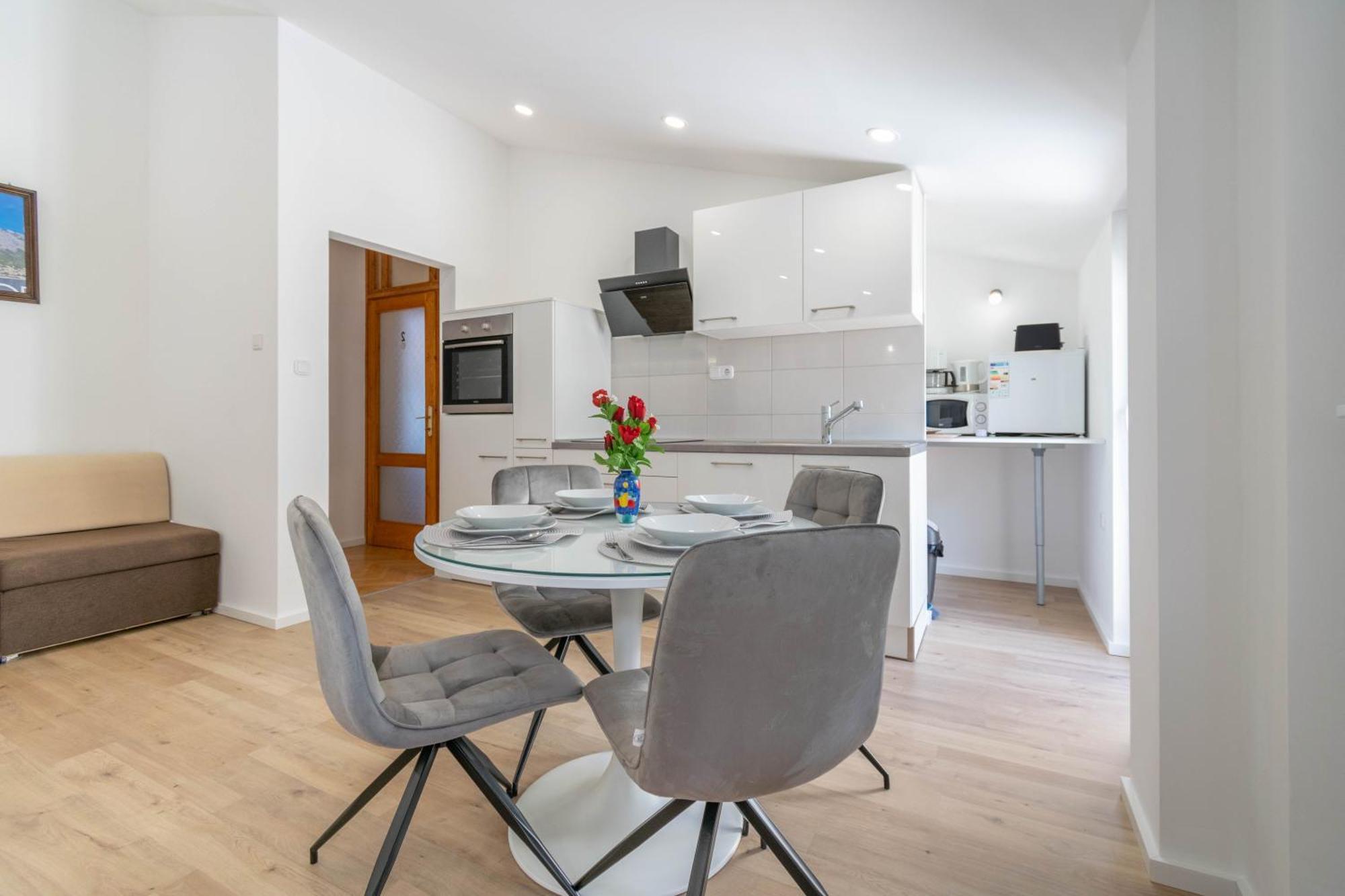 Apartment Kristina Dujmovic Baška Voda Zimmer foto
